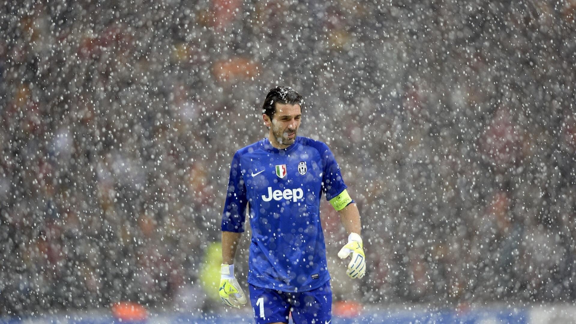 奇诚庸点出韩国足球体系深层差异,理念鸿沟阻碍布斯克茨式中场诞生